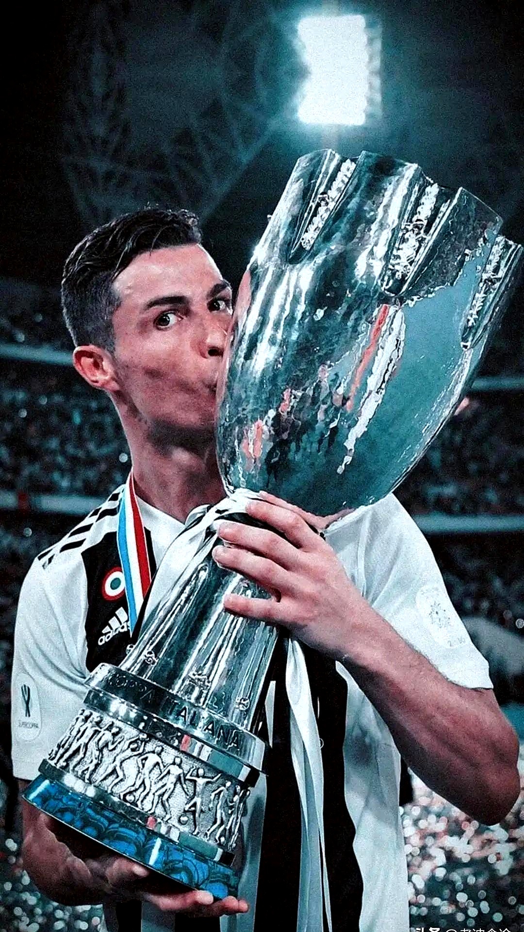 九游客户端下载-包含夺冠首场状态出色，C9观众沸腾！，梅西重返赛场上演精彩一战的词条